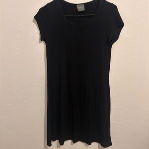 Olivia Rae Small Black Short Sleeved Dress